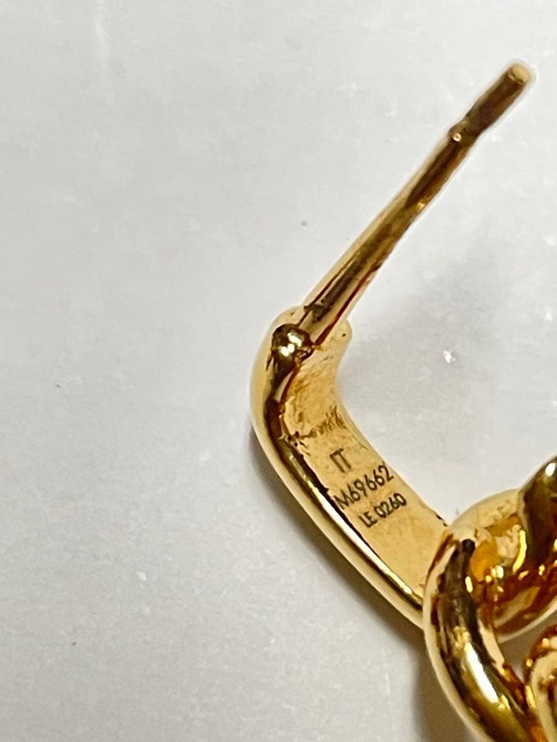 【美品】LOUIS VUITTONヴィトン　片耳　ピアス　❤︎