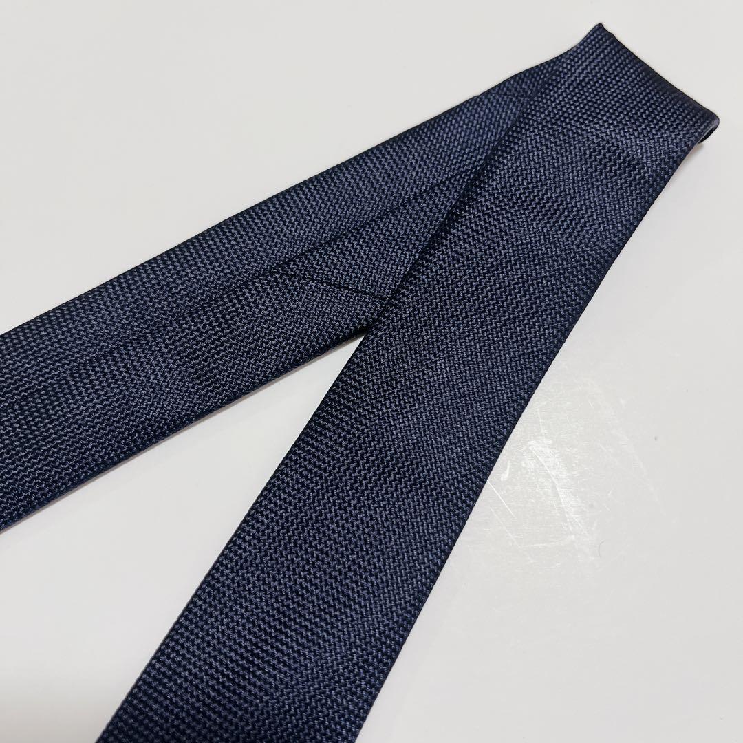 美品 ルイヴィトンネクタイ ハイブランド ソリッドタイ 無地 光沢 希少 ロゴ