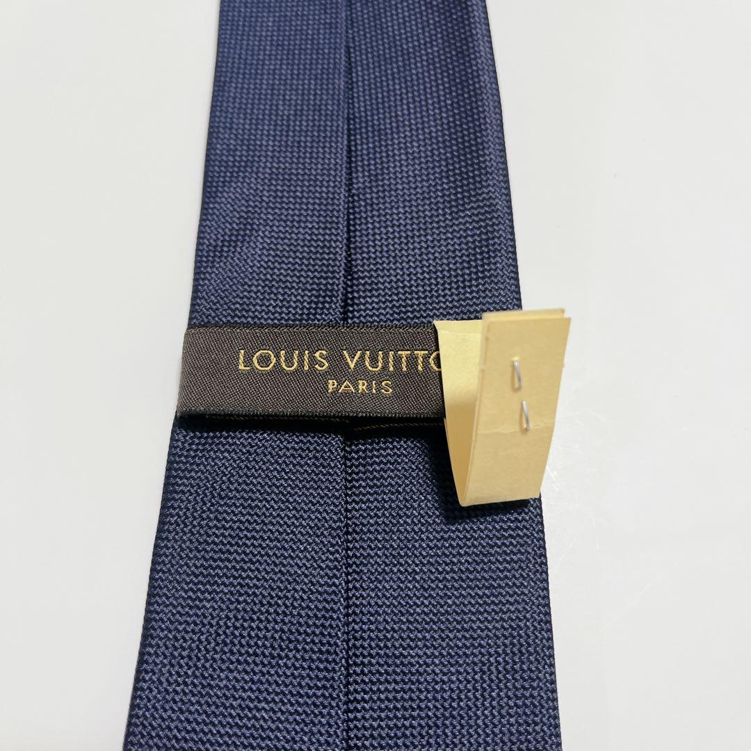 美品 ルイヴィトンネクタイ ハイブランド ソリッドタイ 無地 光沢 希少 ロゴ