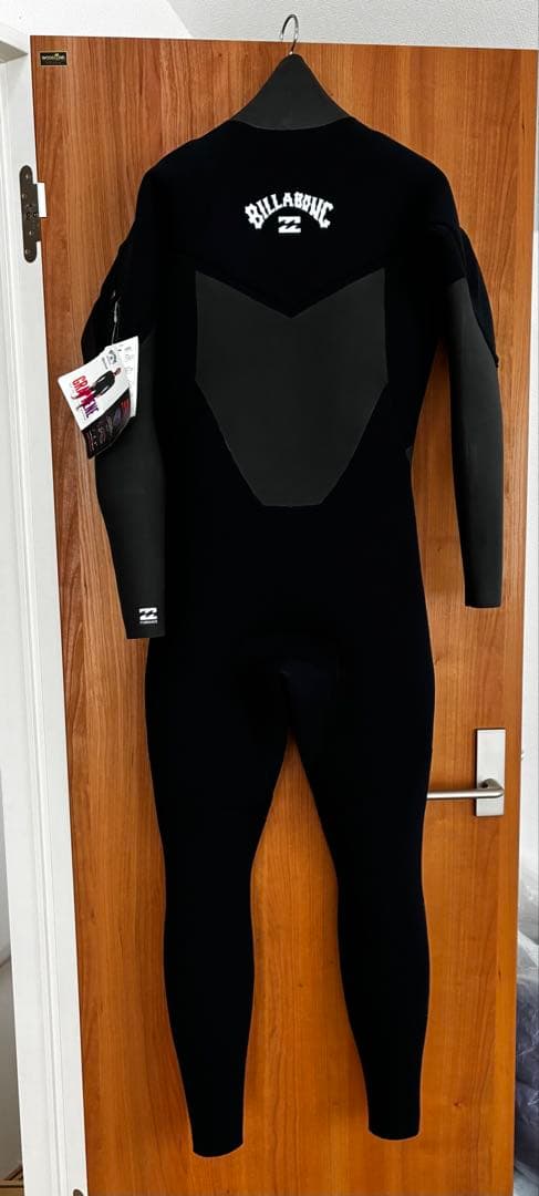 新品　Billabong セミドライ　ML