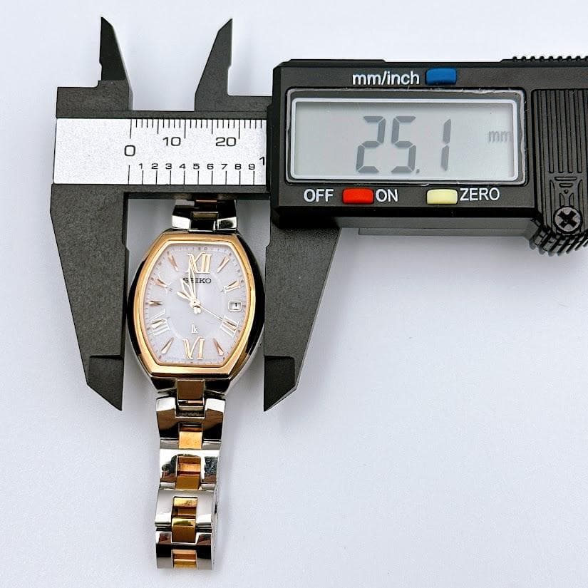 美品 セイコー ルキア トノー型 レディース腕時計 ソーラー電波時計 コマ付