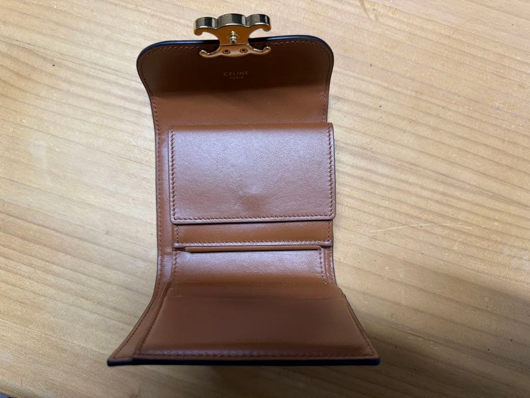 セリーヌ スモールフラップウォレット トリオンフ トリオンフキャンパス