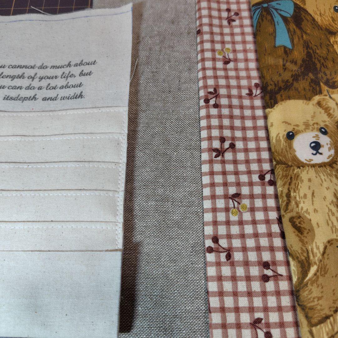 【しょう（プロフ読んで）】がま口マルチケース