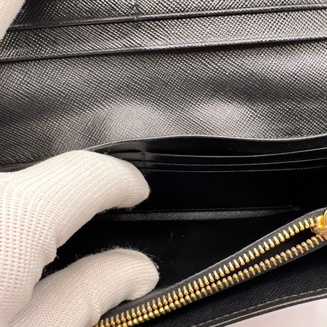 パン子プラダ　リボン　ブラック　長財布　ゴールドロゴ　スナップボタン