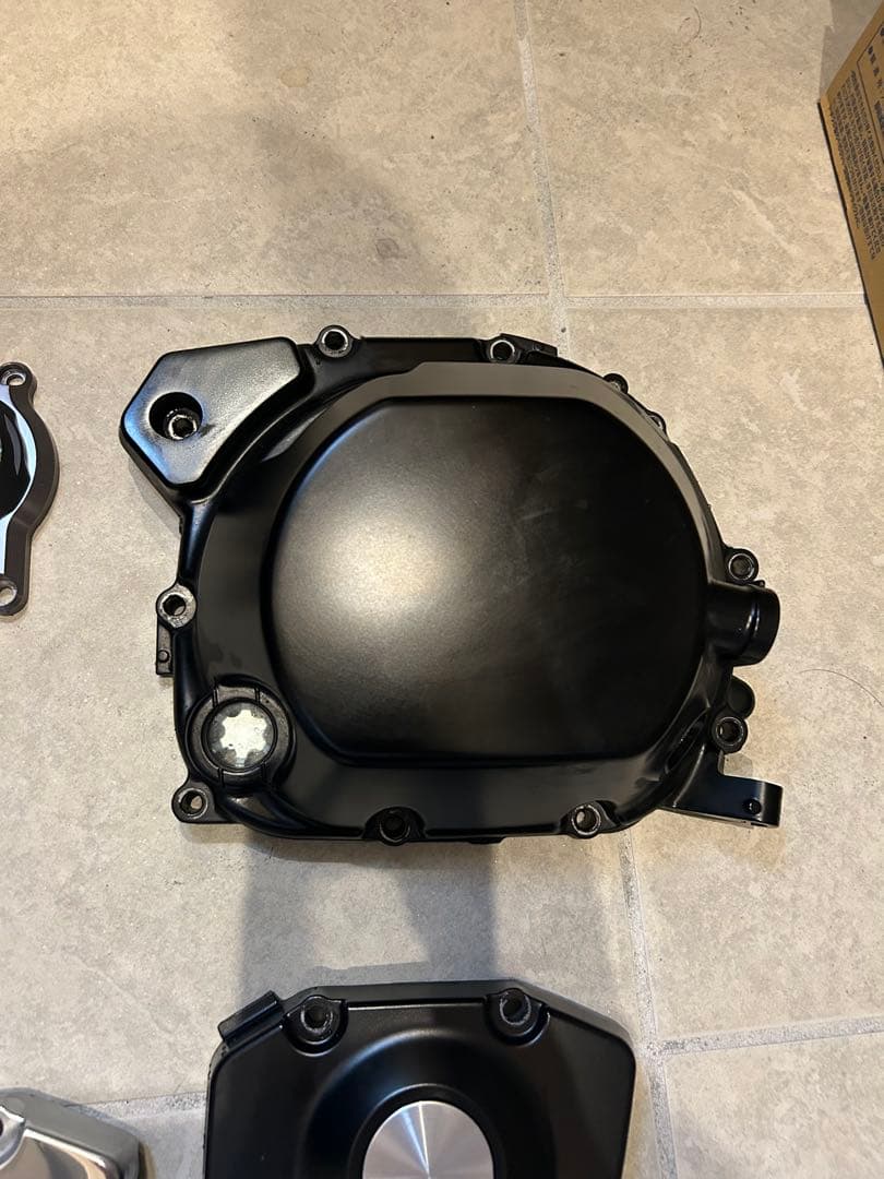 Z900RS エンジンカバー