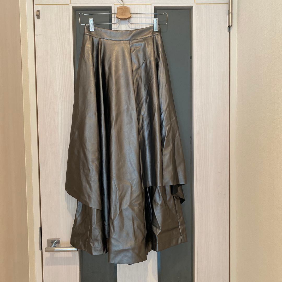 新品un3d フェイクレザーアシメレイヤードパンツ38サイズ