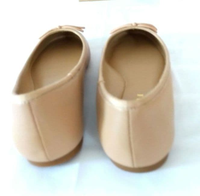 専用【新品・未使用】☆COAC 本革　23cm ベージュ　 フラットシューズ