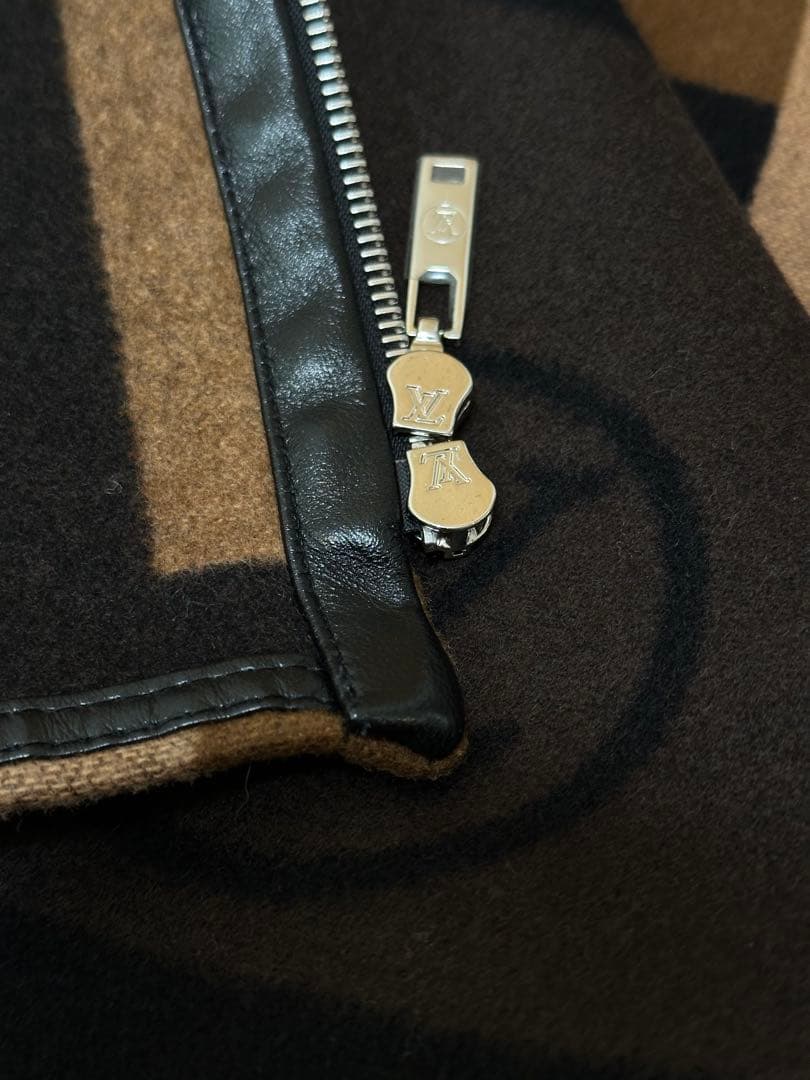 [正規品・美品]ルイ・ヴィトン　ポンチョ・ケープコート