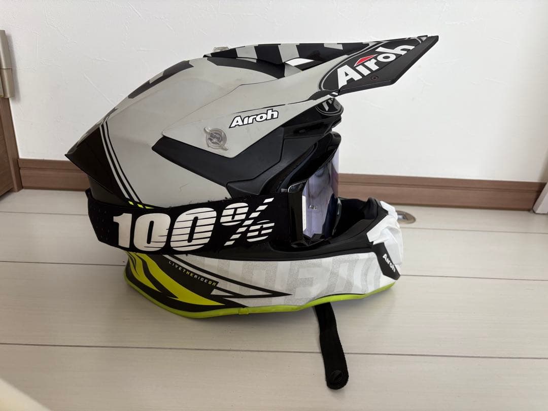 Airoh オフロードヘルメット ゴーグル付き