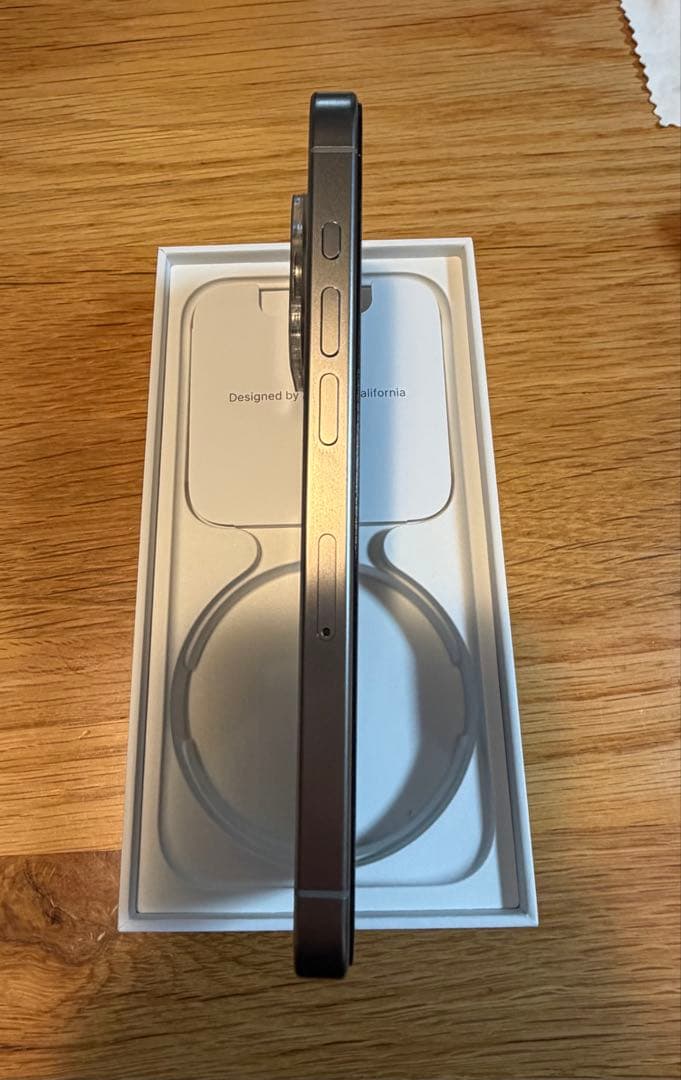 iPhone 15 Pro 256GB ナチュラルチタニウム SIMフリー