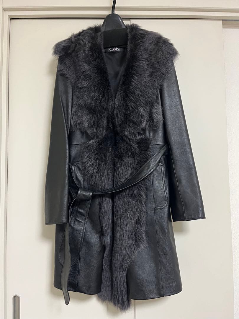 黒 レザー ファーコート