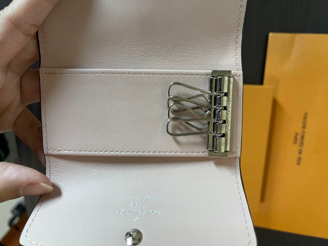 ルイヴィトン　ミュルティクレ 4