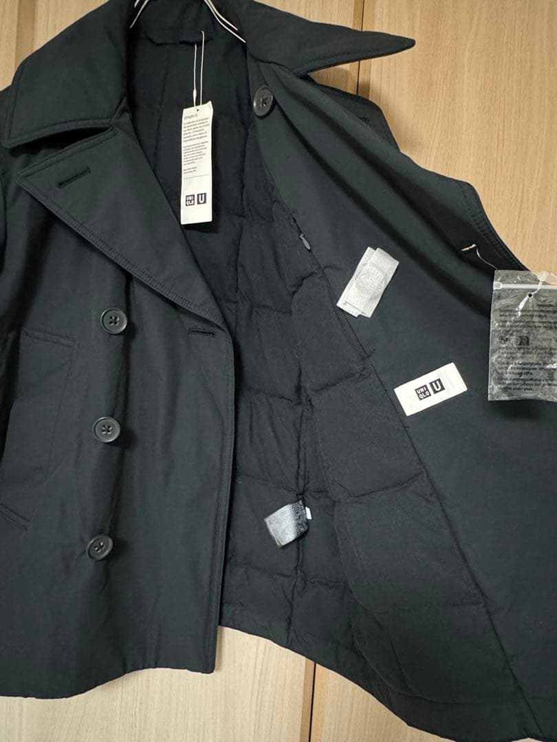 新品タグ付きUNIQLOU パデットショートピーコート MSize 黒