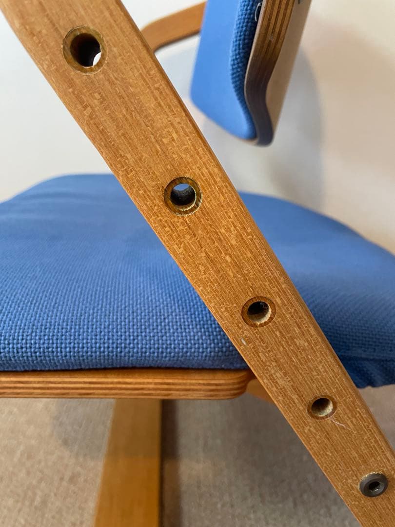 フォルミオ　デスクチェアー