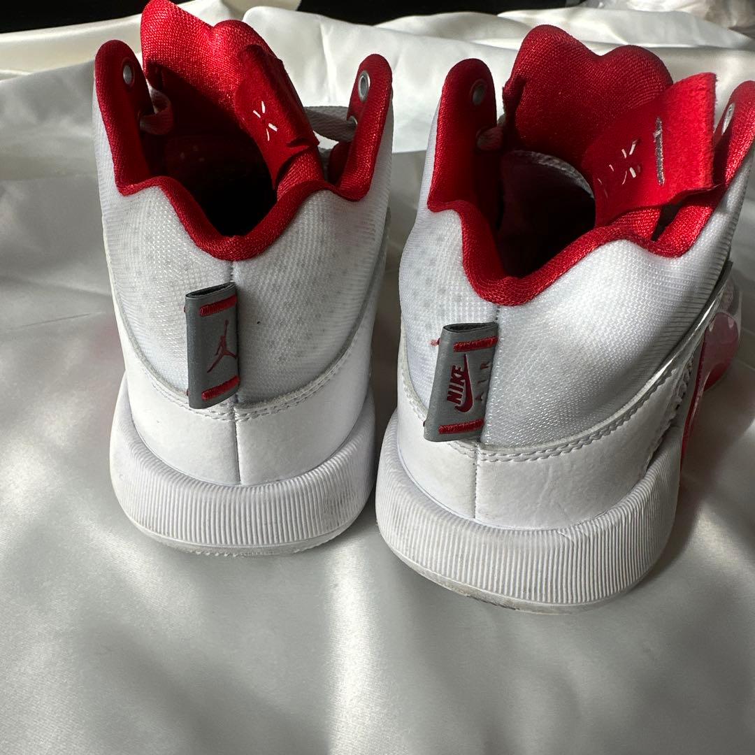 NIKE JORDAN 赤 白 スニーカー ジョーダン 25.5cm