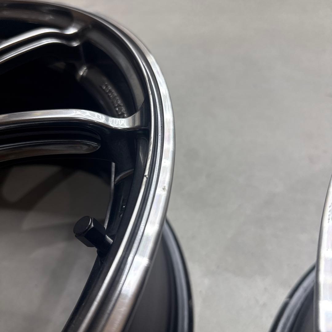 アドバン　RZ2 18インチ　8.5j +31 2本　114.3