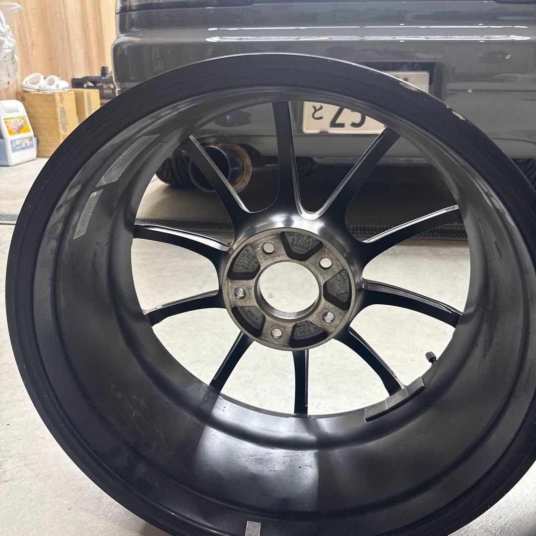 アドバン　RZ2 18インチ　8.5j +31 2本　114.3