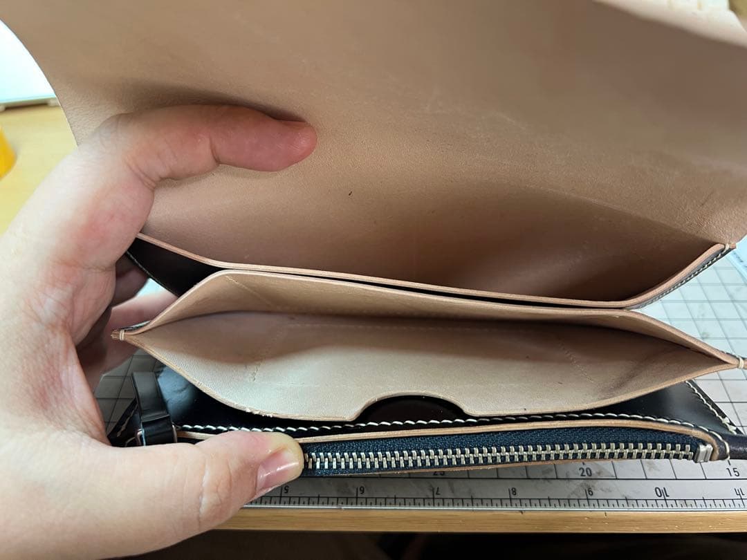 トラッカーウォレット 新喜皮革製 コードバン 蝋引き　ハンドメイド