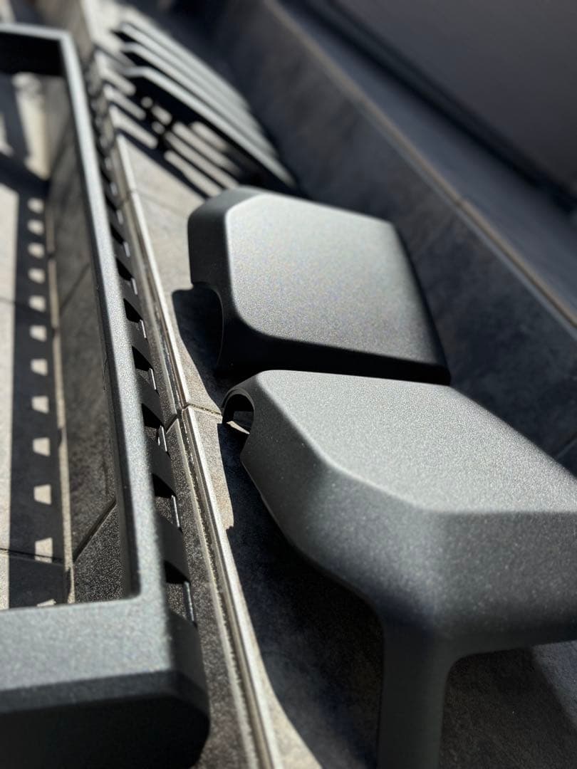 ①ランドクルーザー　250 グリル　ラプターライナー塗装フルセット