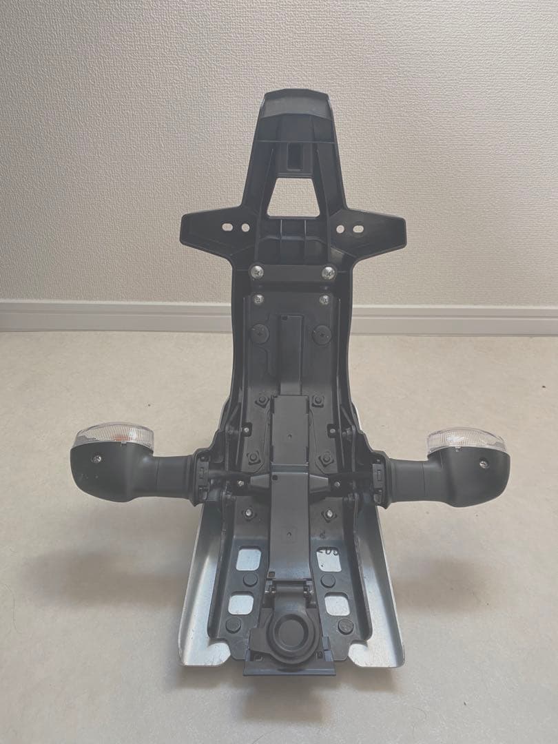 XSR900 リアフェンダー