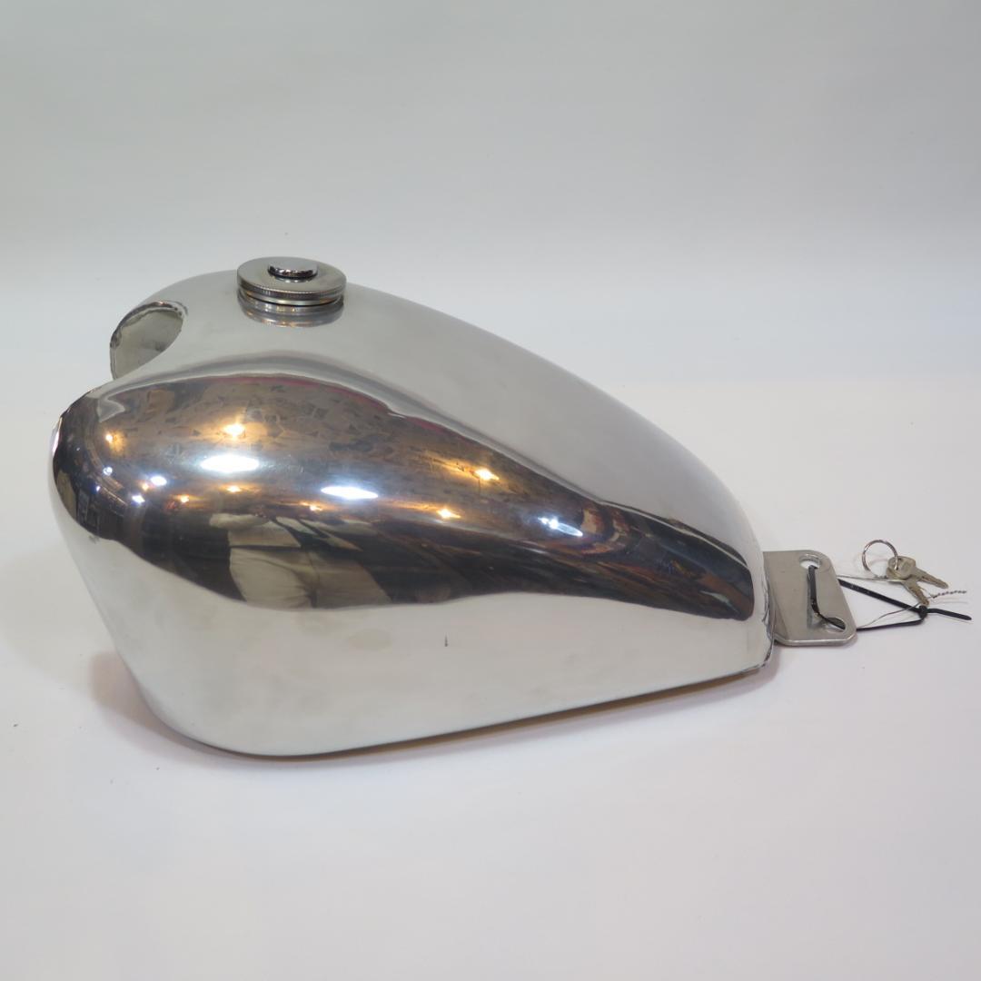 スズキ グラストラッカー アルミタンク コック・取り付けセット 鍵付き 美品中古