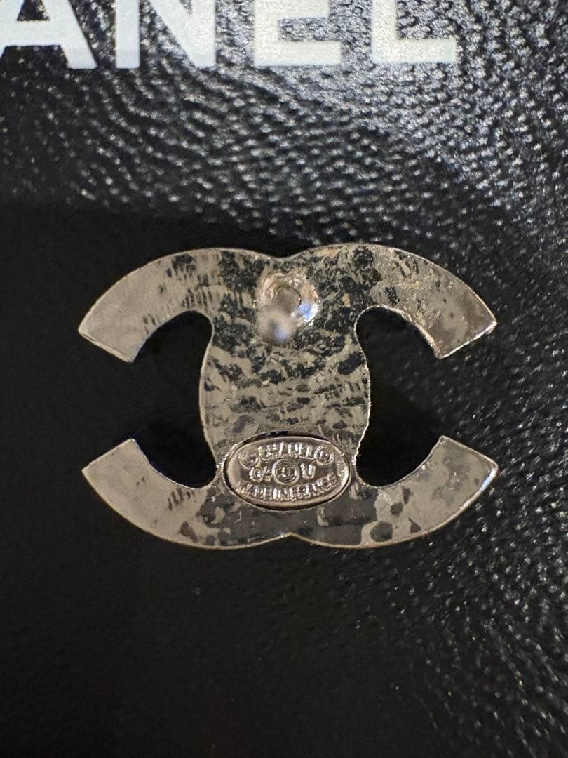 CHANEL パール付きロゴピアス　ヴィンテージ