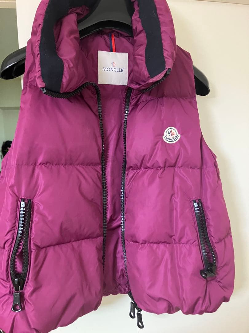 MONCLER パープル ダウンベスト