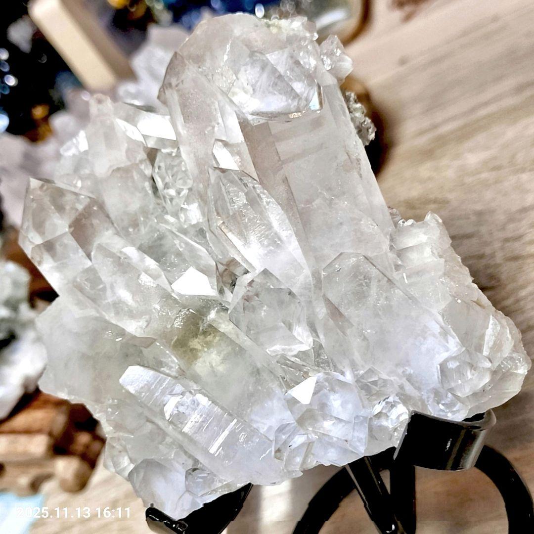 最高品質 ブラジル コリント産 水晶クラスター 159g 虹多数 グラデーション