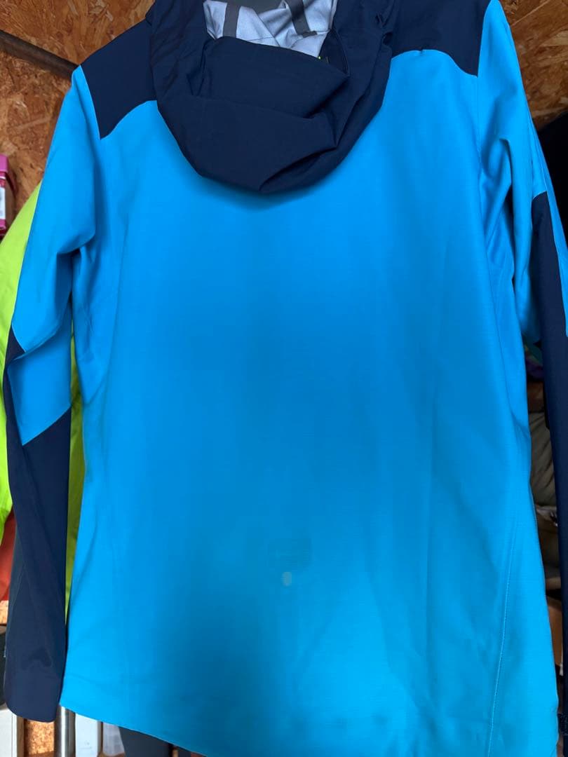 patagonia マウンテンパーカー　s size