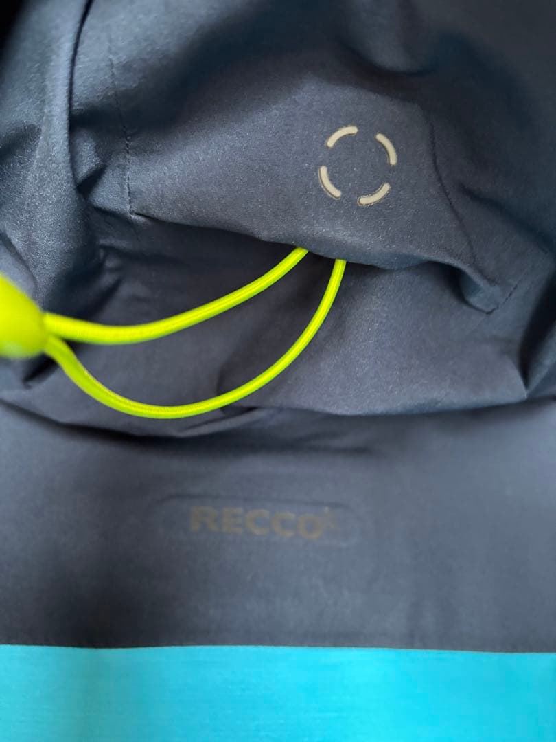 patagonia マウンテンパーカー　s size