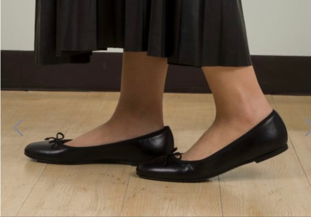 着用1回　定価3.7万　FABIO RUSCONI フラットパンプス　レザー　黒