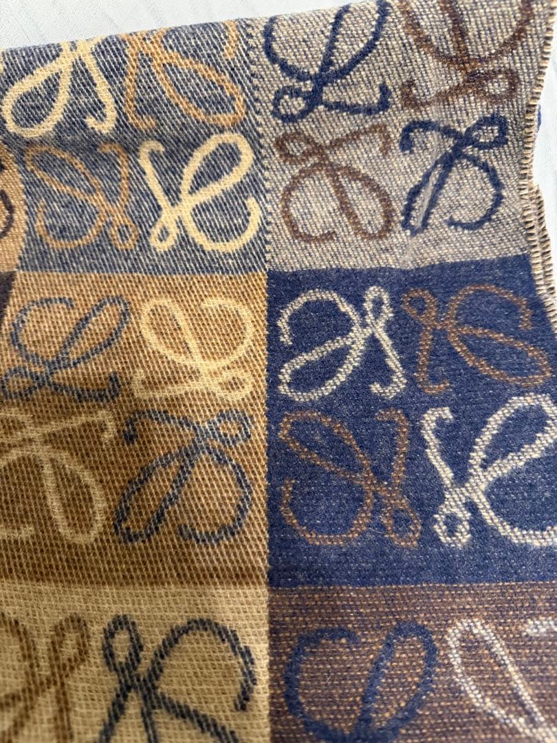 ⭐️LOEWE⭐️マフラー