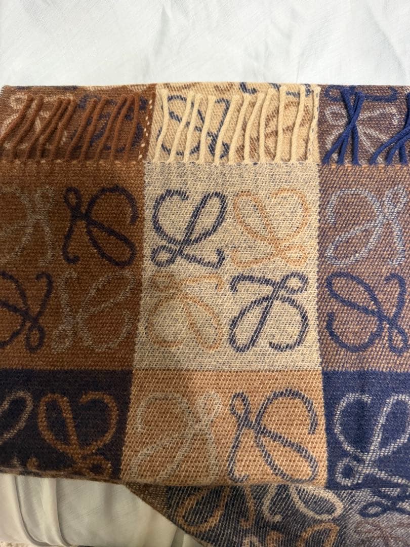 ⭐️LOEWE⭐️マフラー