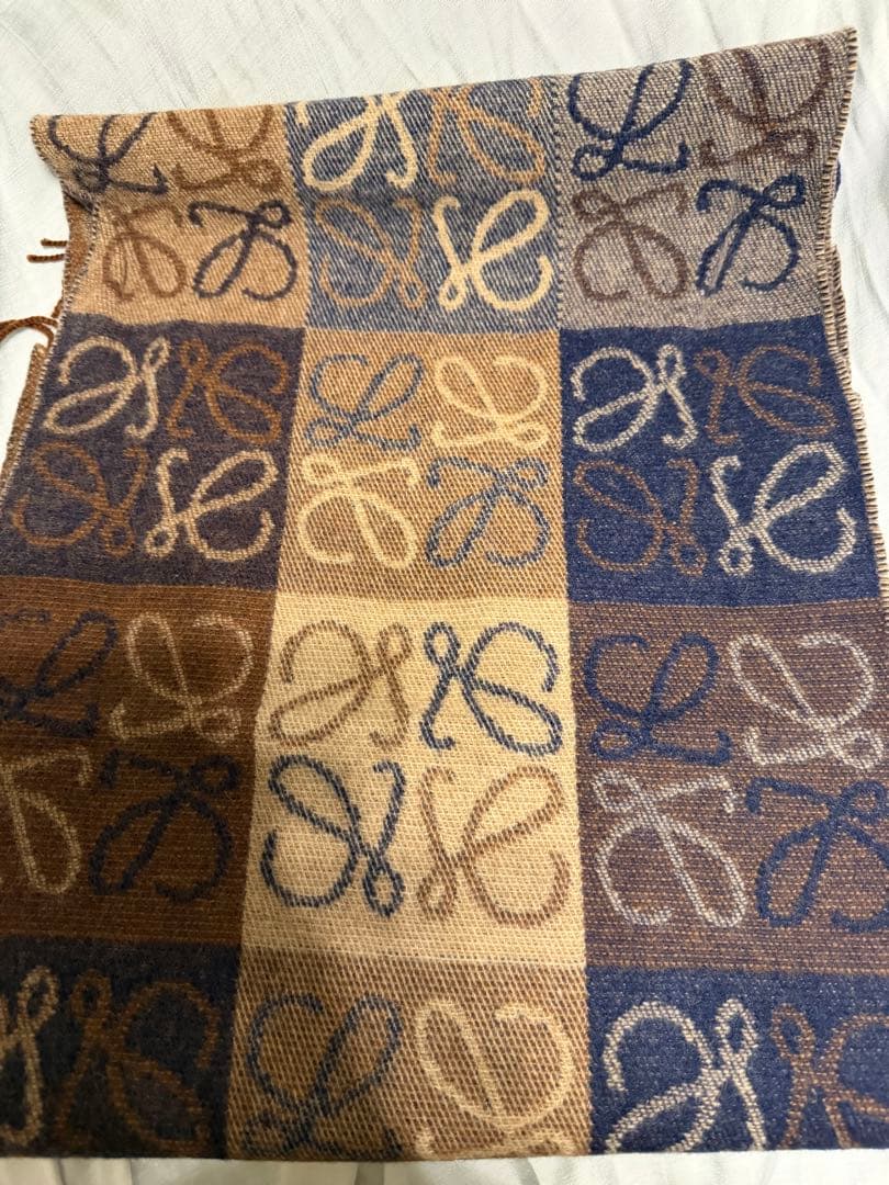 ⭐️LOEWE⭐️マフラー