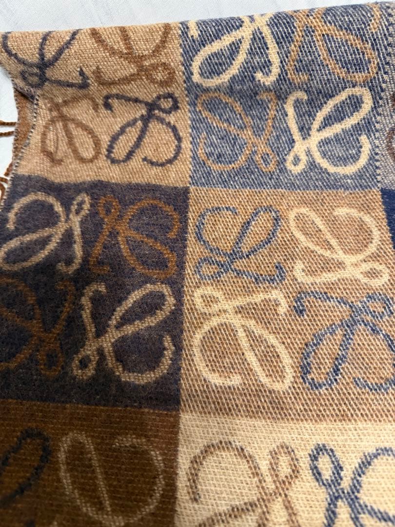 ⭐️LOEWE⭐️マフラー