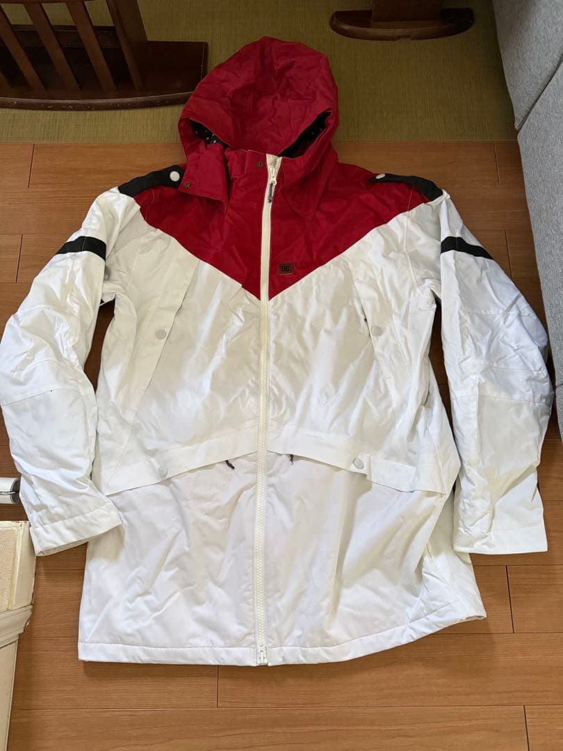 DC フード付きロングジャケット 白/赤/黒