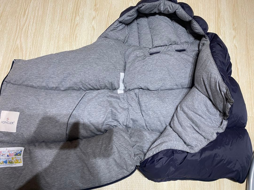 Moncler ネイビー ダウン　おくるみ