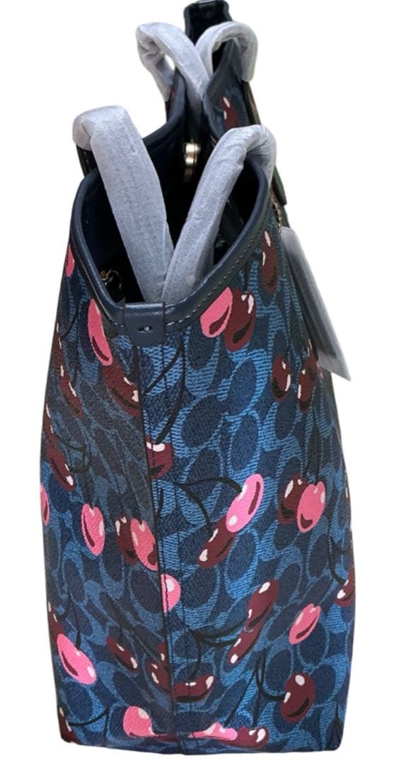 コーチ COACH チェリー柄が映える 落ち着きネイビートート