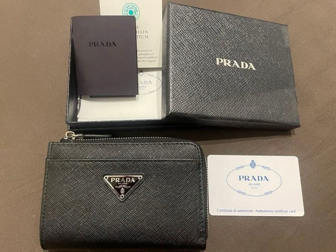 PRADA プラダ　サフィアーノレザー キーケース