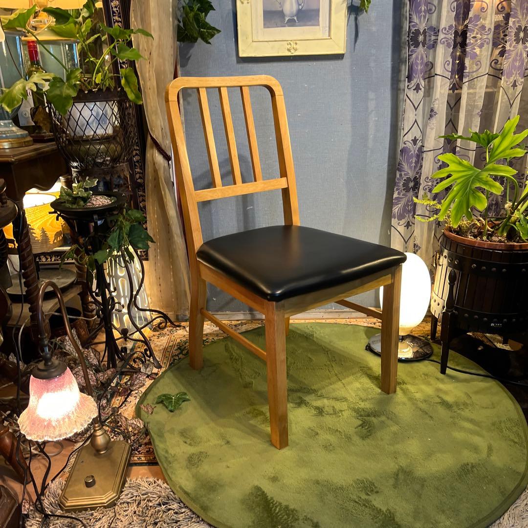 リュウ 　Sale 美品　２脚セット　北欧スタイル　ブラックレザー　チェア
