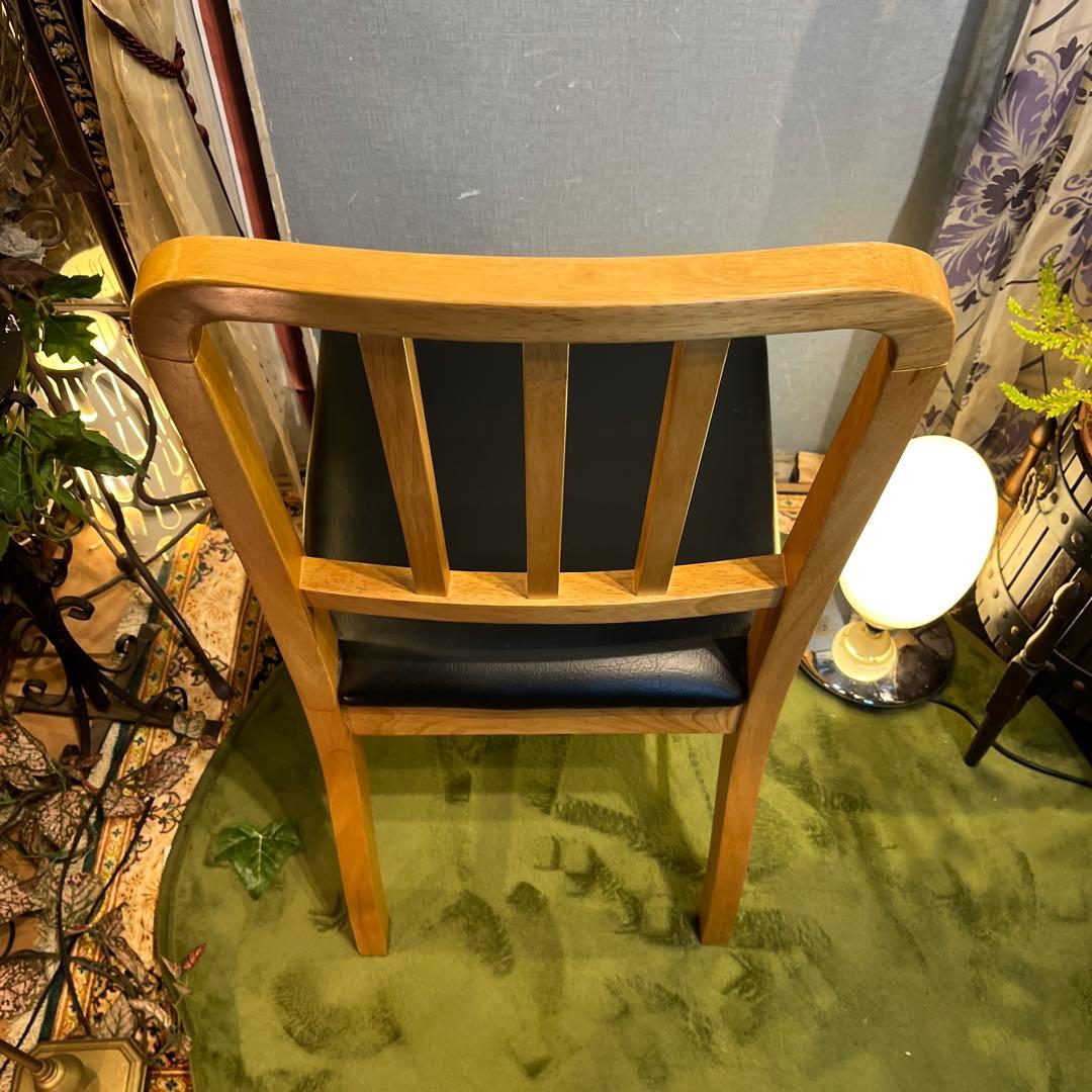 リュウ 　Sale 美品　２脚セット　北欧スタイル　ブラックレザー　チェア