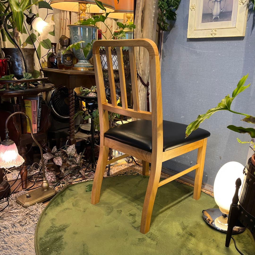 リュウ 　Sale 美品　２脚セット　北欧スタイル　ブラックレザー　チェア