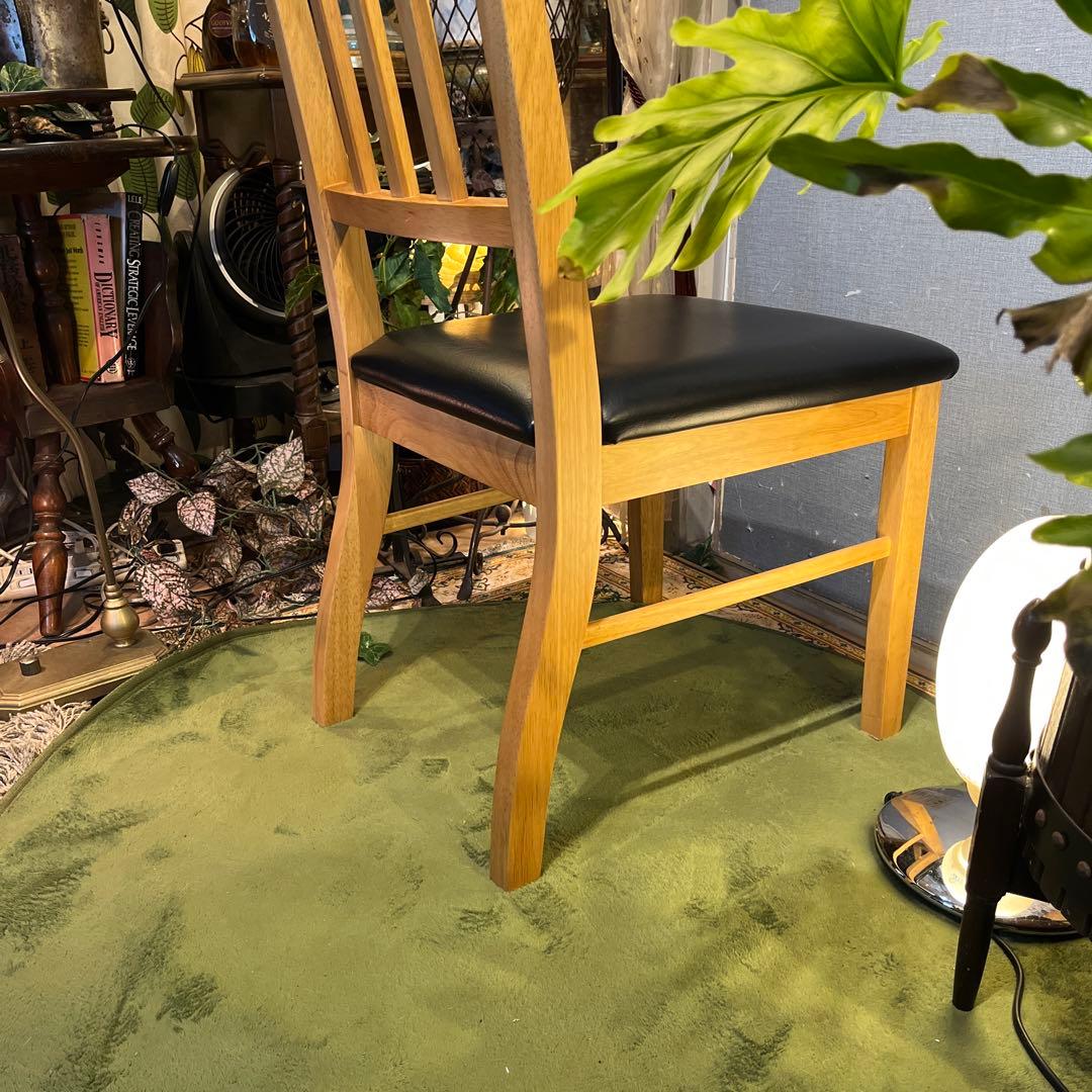 リュウ 　Sale 美品　２脚セット　北欧スタイル　ブラックレザー　チェア