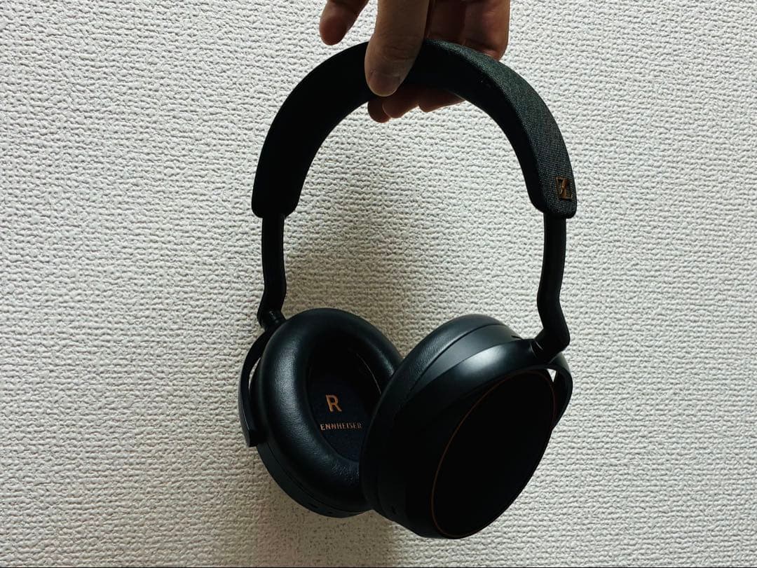 ヘッドホン Sennheiser Momentum 4 Wireless