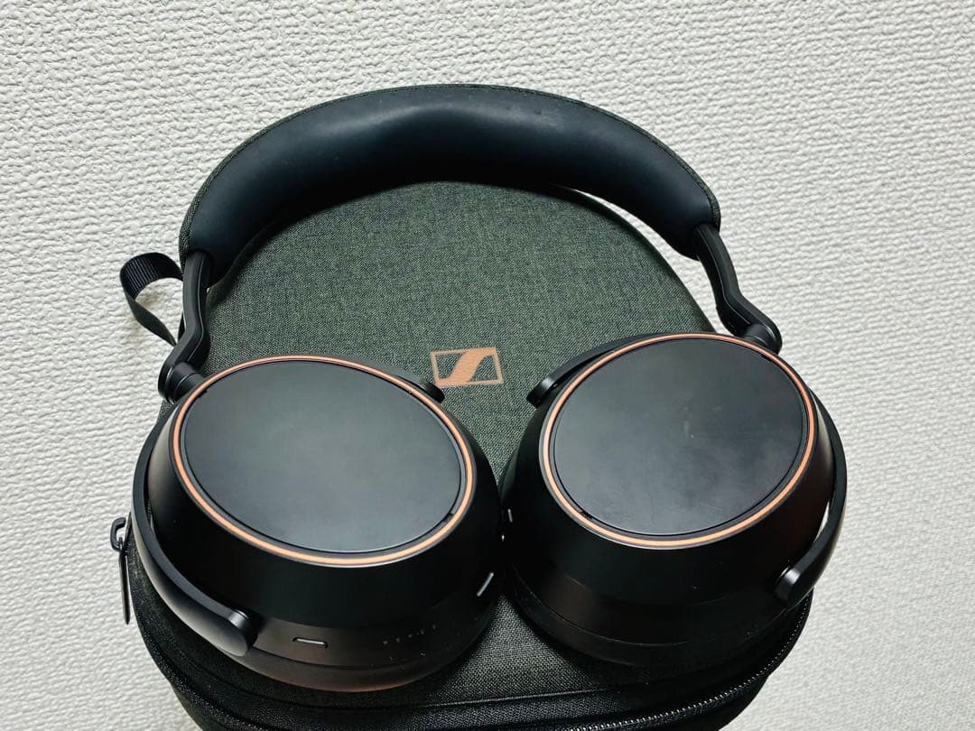 ヘッドホン Sennheiser Momentum 4 Wireless
