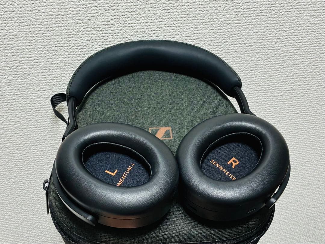ヘッドホン Sennheiser Momentum 4 Wireless