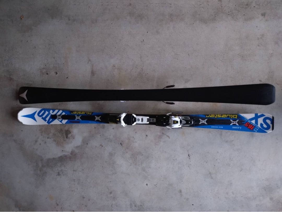 massa032 　ATOMIC bluesterスキー板