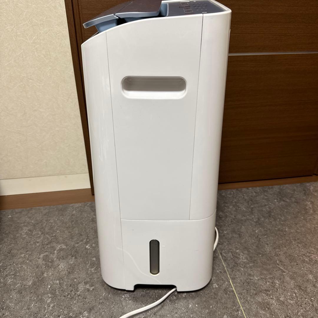SHARP　プラズマクラスター 除湿・衣類乾燥・空気清浄機 CV-EF120