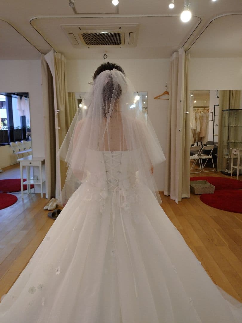 ウェディングドレス ホワイト 編上げ スパンコール ビーズ Aライン