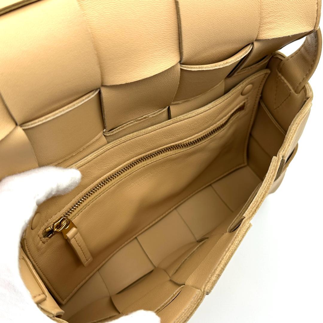 【極美品】ボッテガヴェネタ　マキシイントレチャート　カセット　ショルダーバッグ